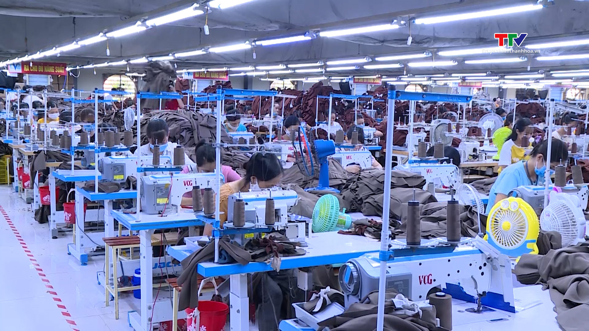 Xuất khẩu: Tín hiệu tích cực từ tháng đầu năm