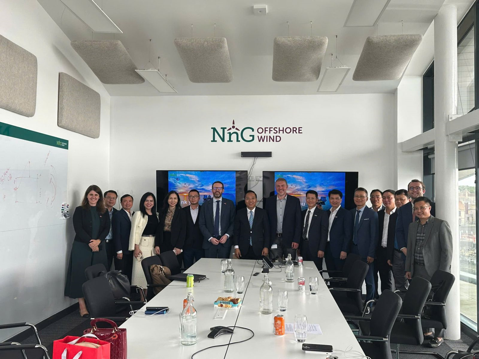 Hợp tác điện gió ngoài khơi Việt Nam – Vương quốc Anh